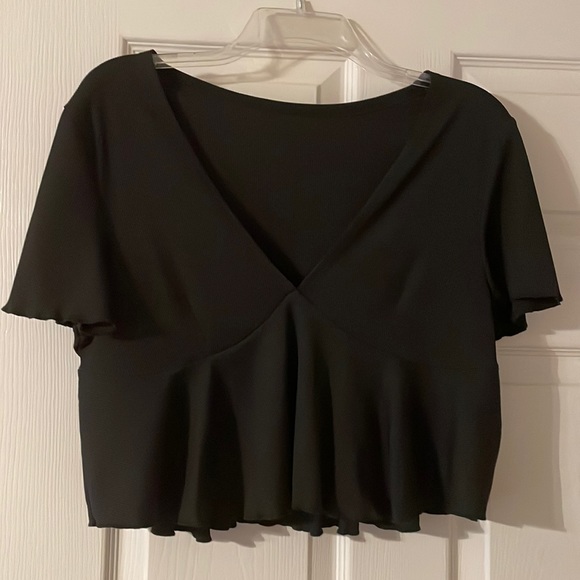 XL Black flowy crop top - Picture 1 of 2